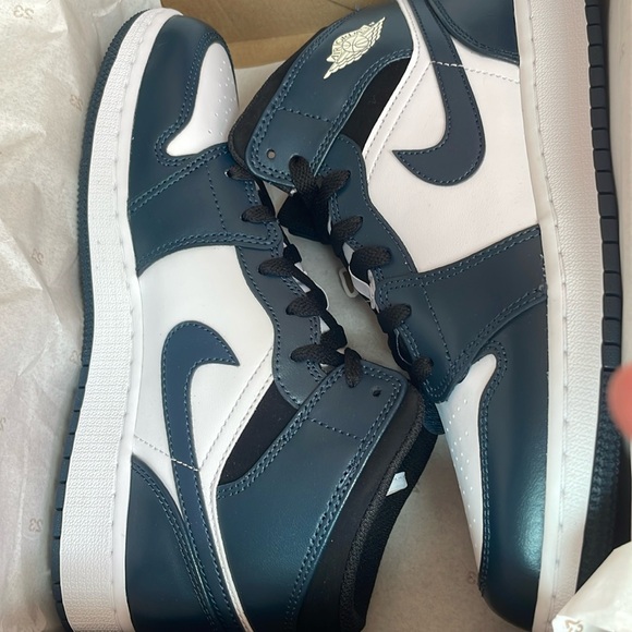 jordan 1 mid armory navy